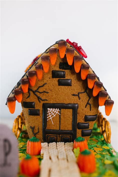 How To Make Haunted Halloween Gingerbread Houses The Pretty Life Girls