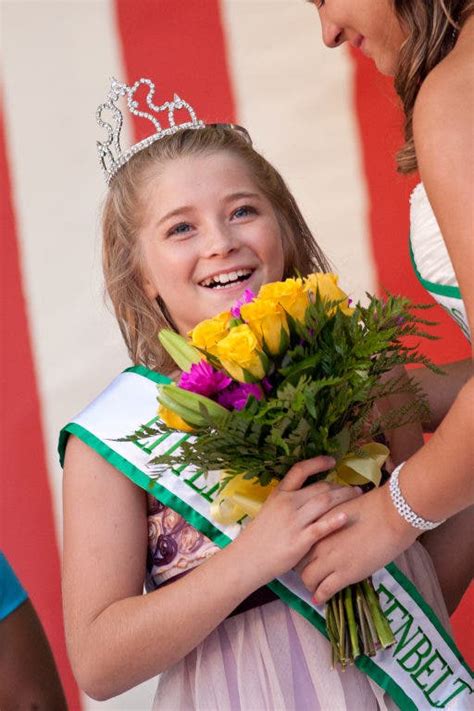 Naturist Junior Miss Pageant Mainascse