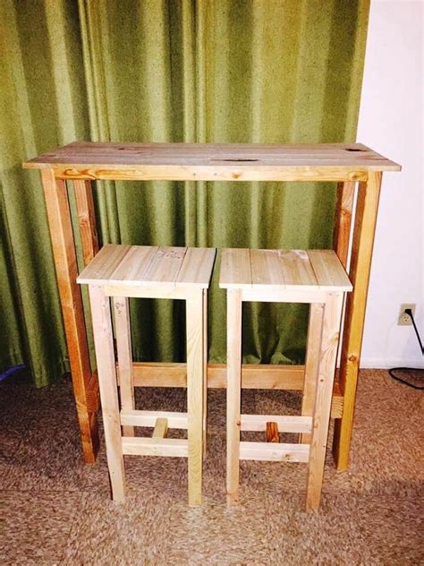 All these elements are crafted from wood and painted somehow heedlessly to accomplish attractive shabby look. Pallet Bar Stools - 101 Pallets
