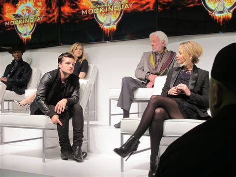 World Hot Actress Jennifer Lawrence Black Stocking At The Hunger Games Mockingjay Part 1 Press