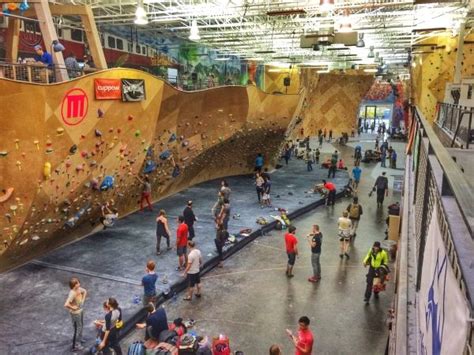 Learning To Boulder At Brooklyn Boulders In Somerville Ma Indoor