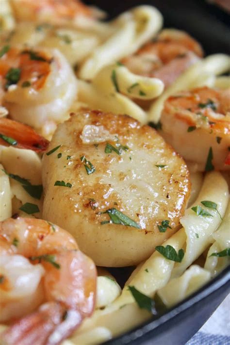 Seafood Pasta With Shrimp And Scallops And Garlic Christinas Cucina