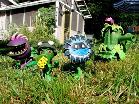 Akzente oder große highlights für deinen garten liebe gartenfreunde, unsere figuren aus stein werden aufwändig und detailreich in handarbeit hergestellt. Figuren für den Garten - 80 Fotos mit schönen Ideen und ...