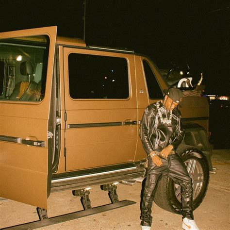Spotted Travis Scott Does All Leather Ensemble And Dunks Pause Online