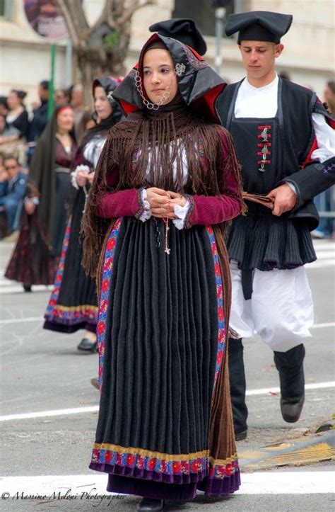 Sardegna Italy Traditional Outfits Folk Dresses Costumes Around
