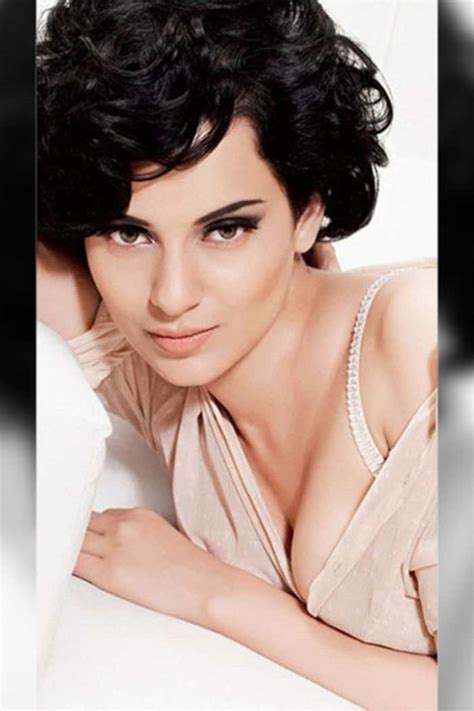 kangana ranaut flaunts her sexy cleavage in this picture