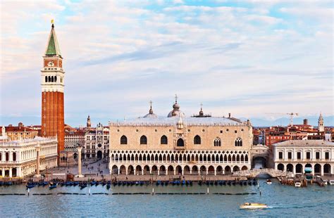 La Place Saint Marc De Venise Et Son Histoire
