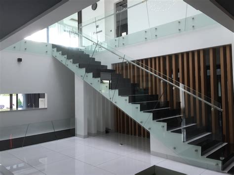 The unique glass staircase designs create a feeling of exclusivity. Staircase Glass Design | Glass Network Malaysia