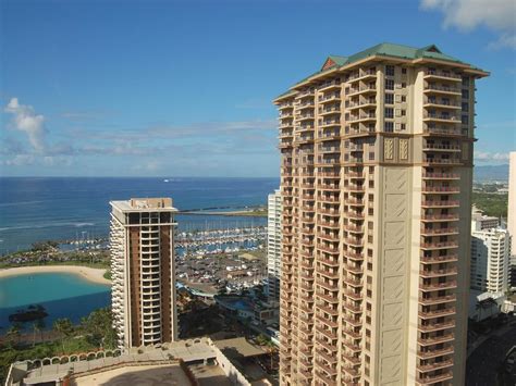 Hilton Grand Vacations Club Hgvc At The Grand Waikikian Redweek
