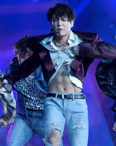 Bts Jungkook Abs Bts Jungkook Loves To Flaunt His Abs On Stage And We