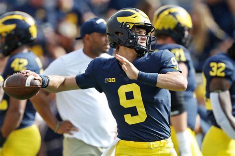 Michigan Qb J J Mccarthy Feels The Love From Fans As He Teammates Are Chasing Greatness