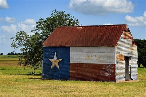 10 Texas Barns That Proudly Display The Lone Star Flag