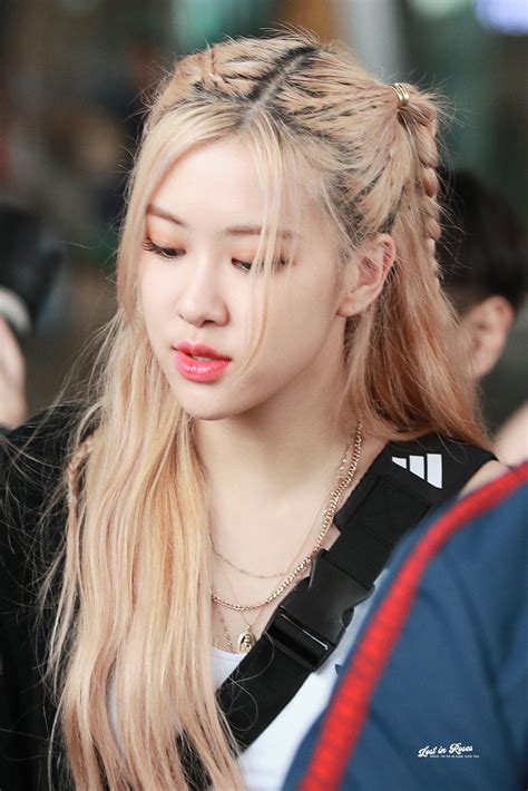 Pin By Jugu On Rose Blackpink Airport Style Rosé Hairstyles