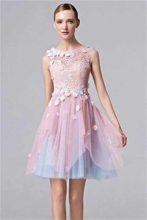 Princesse boutique vous fait profiter de promos et nouveautés vêtements toute l'année grâce à sa livraison express en 24 heures. Princesse robe de soirée pour fête d'anniversaire en bloc ...