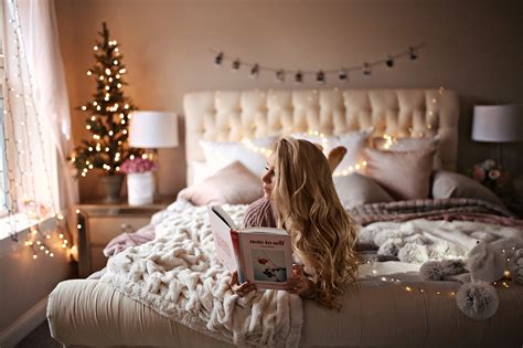 7 Holiday Decor Ideas For Your Bedroom Welcome To Olivia