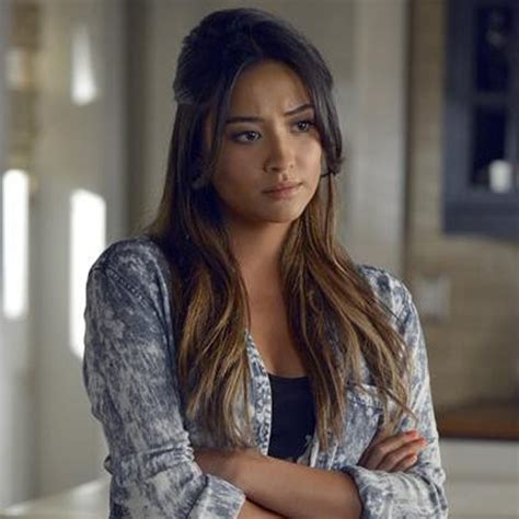 Shay Mitchell Drops Pll Halloween Scoop E Online