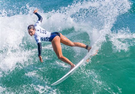 Female Surfer Vlr Eng Br