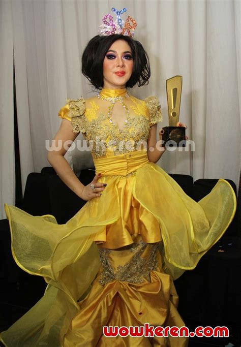 Gambar Foto Syahrini Dinobatkan Sebagai Celebrity Of The Year 2012