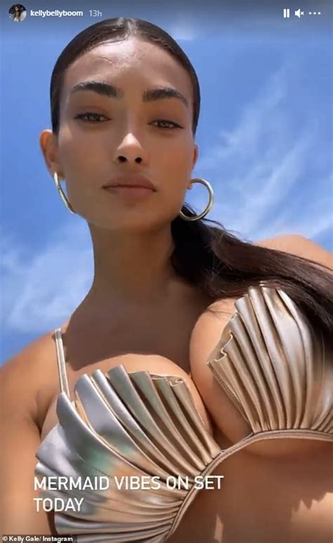 Victoria S Secret Model Kelly Gale Turns Up The Heat In Clamshell Bra