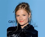 Louisa Jacobson Gummer Biography - Facts, Childhood, Family Life ...