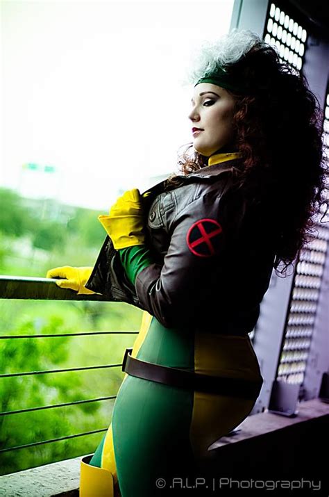 rogue by a l p photography model and costume chelphie cosplay rogue cosplay marvel rogue