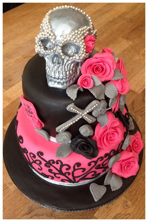 Pin By Mundo De Arte Y Azucar On Cakes Skull Cake Skull Birthday