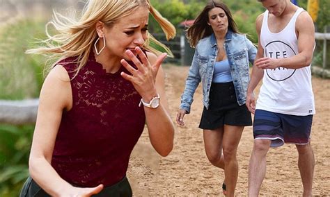 home and away s raechelle banno films dramatic scenes daily mail online