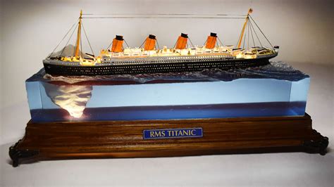 Titanic Hits Iceberg Diorama Lamp Titanic Rms Titanic Epoxy Resin Art