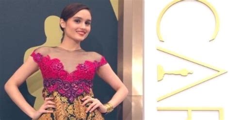 Cantik Pakai Dress Batik Cinta Laura Malah Digombali Netizen