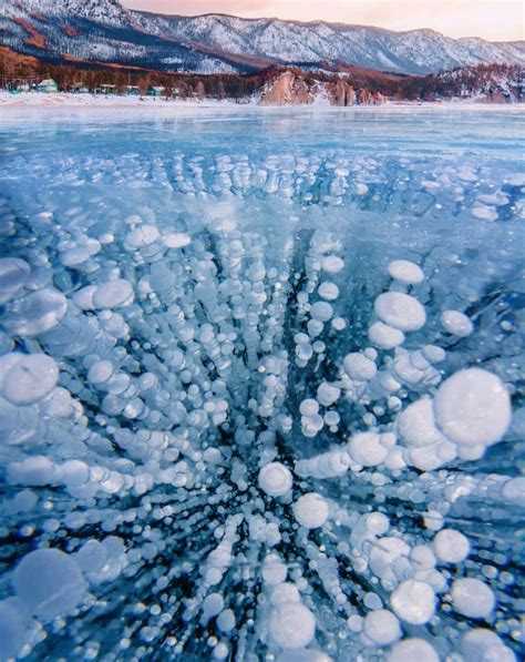 Impresionantes Imágenes De Burbujas De Metano Congeladas En El Lago