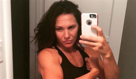 Cat Zingano Looking Shredded In New Mirror Selfie WATCH ENT Imports