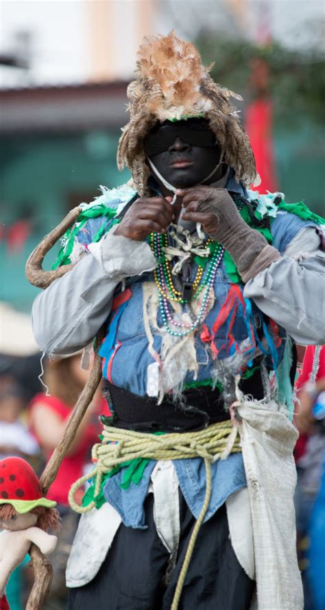 The congo basin spans across six countries—cameroon, central african republic, democratic republic the congo basin is extremely rich in wood, oil and minerals such as diamonds, gold and coltan (used to. De Diablos y cultura Congo - El perro viajante