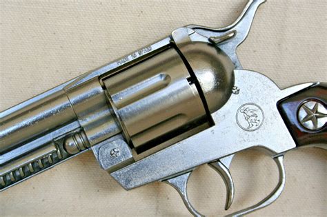Gonher Cowboy Revolver Peacemaker Die Cast Pistol 12 Shot Cap Gun Toy