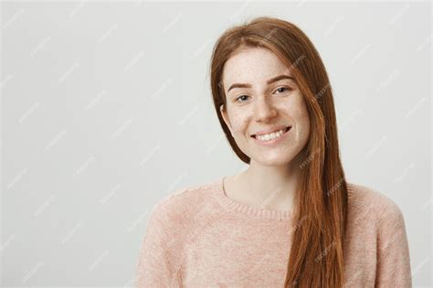 Free Photo Smiling Pretty Redhead Girl With Freckles Smiling Camera