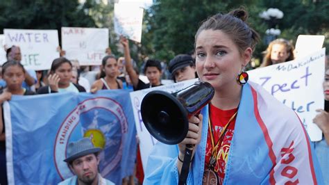 Shailene Woodley Says She Was Strip Searched After Standing Rock Arrest Glamour