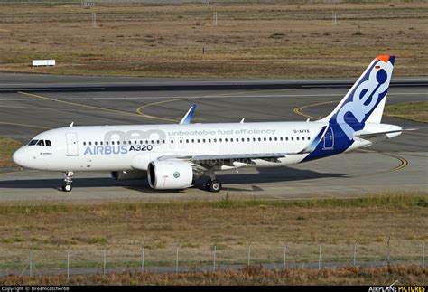 D Avva Airbus Industrie Airbus A320 Neo At Toulouse Blagnac Photo