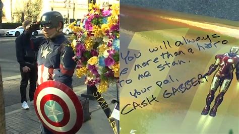 disfraces flores y mensajes de todo tipo los fanáticos despiden a stan lee en el paseo de la