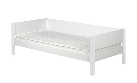 Den mitgelieferten rost verschraubst du bitte fest mit dem bett. Halbhohes Bett mit Rutsche Flexa White von Möbel-Kraft für ...