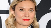 Spencer Grammer Talks Acting With Her Father And Grammer Holiday ...