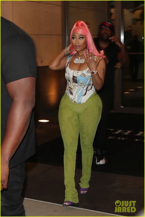 Nicki Minaj Looks So Fierce While Checking Out Of Nyc Hotel After The