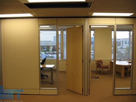 Solid Laminates And Veneer Doors For Modular Office Wall Partitions