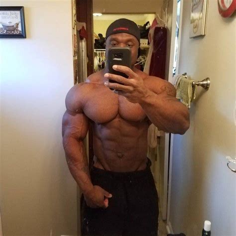 Road To The 2017 Mr Olympia Michael Lockett Takes A Break Before Olympia Prep