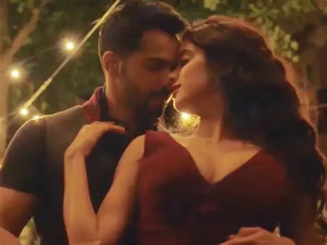 Bawaal Teaser Varun Dhawan And Janhvi Kapoors Chemistry Is Palpable In The New Clip Watch