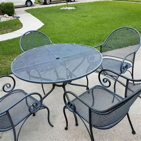 When creating an outside space for entertaining and dining, the biggest challenge often lies in choosing the appropriate patio tables , such as side tables, dining tables or coffee tables and chairs, including patio chairs, dining chairs and other outdoor dining furniture to fill a space. WROUGHT IRON 5 PIECE PATIO SET TABLE & 4 CHAIRS for sale ...