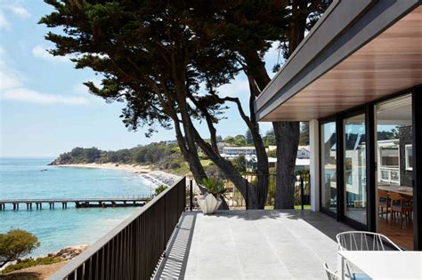 A Modernist Beach House Gets A Beautiful Refurbishment