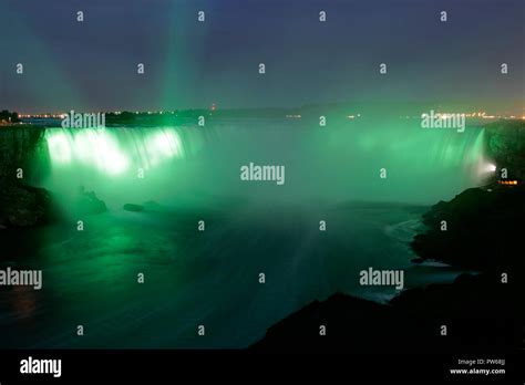Niagara Falls At Night Stock Photo Alamy