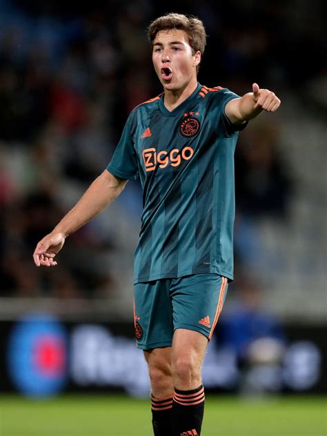 Ajax applications might use xml to transport data, but it is equally common to transport data as plain text ajax allows web pages to be updated asynchronously by exchanging data with a web server. Carel Eiting keen on returning to the first team - All about Ajax