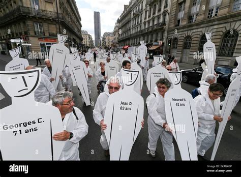 Asbestos victims protest hi-res stock photography and images - Alamy