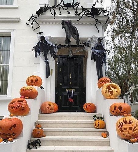 65 Unique Halloween Door Decorations To Spook Neighbors Out