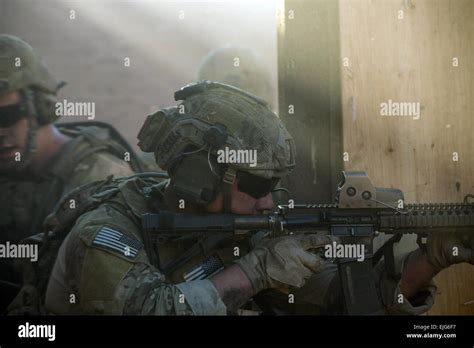 Us Army Rangers Assigned To 2nd Battalion 75th Ranger Regiment